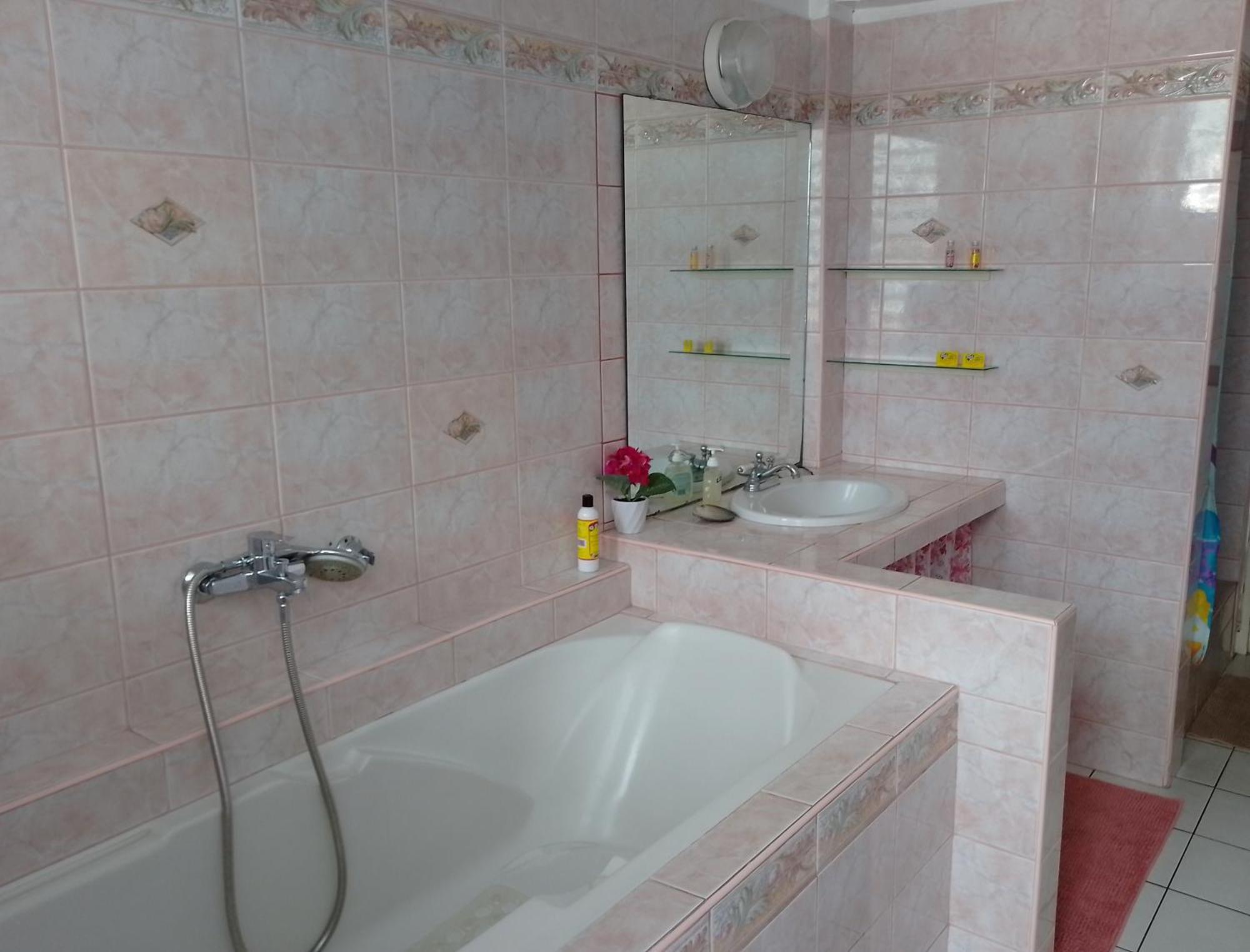 Revolution Tahiti Apartment Папеете Екстериор снимка